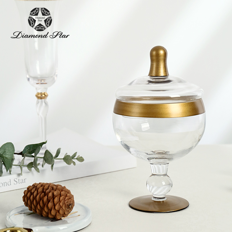 11041	 *D4.5"H8.7" - GLASS APOTHECARY JAR WITH LID