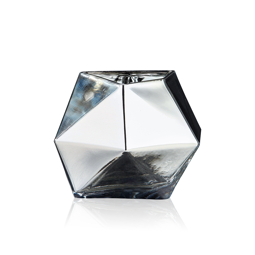 L8"W6.5"H5.5" - GLASS VASE