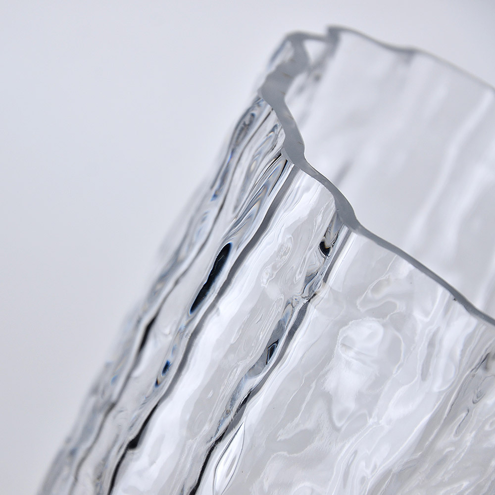 GA78011	 D6''H10''GLASS VASE