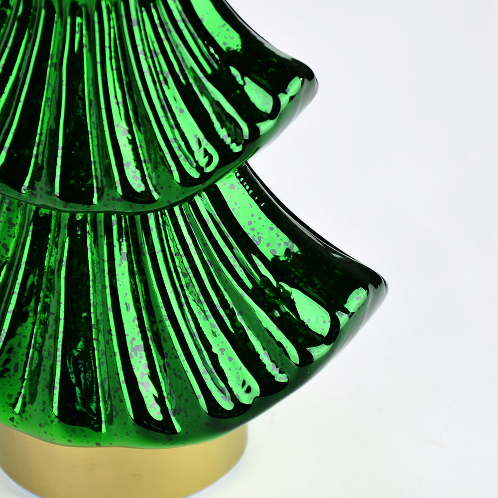 GC30007GR	 D7''H12''CHRISTMAS TREE with LED