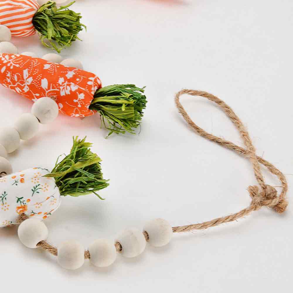NE11010MT	 L11"W9.4"H1.2" - EASTER GARLAND