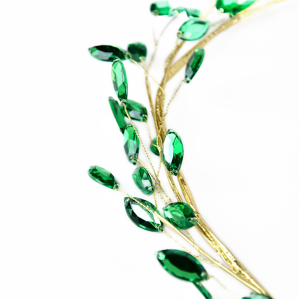 OC18008GR	 L48''W4''H1''CHRISTMAS LEAFS