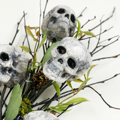 31902	 *L11"W3.1"H30" - SKULLS PICK