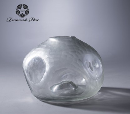 20090	 D9.1"H7.1" - GLASS VASE