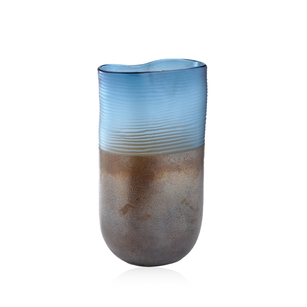 21118	 *L9.4"W5.9"H15.4" - GLASS VASE