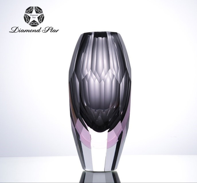 21269 D4.5"H9.6" - GLASS VASE