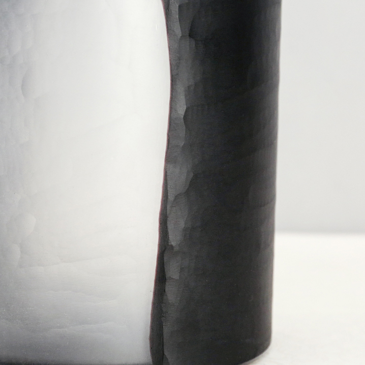 21396	 D6.89"H11.81" - GLASS VASE
