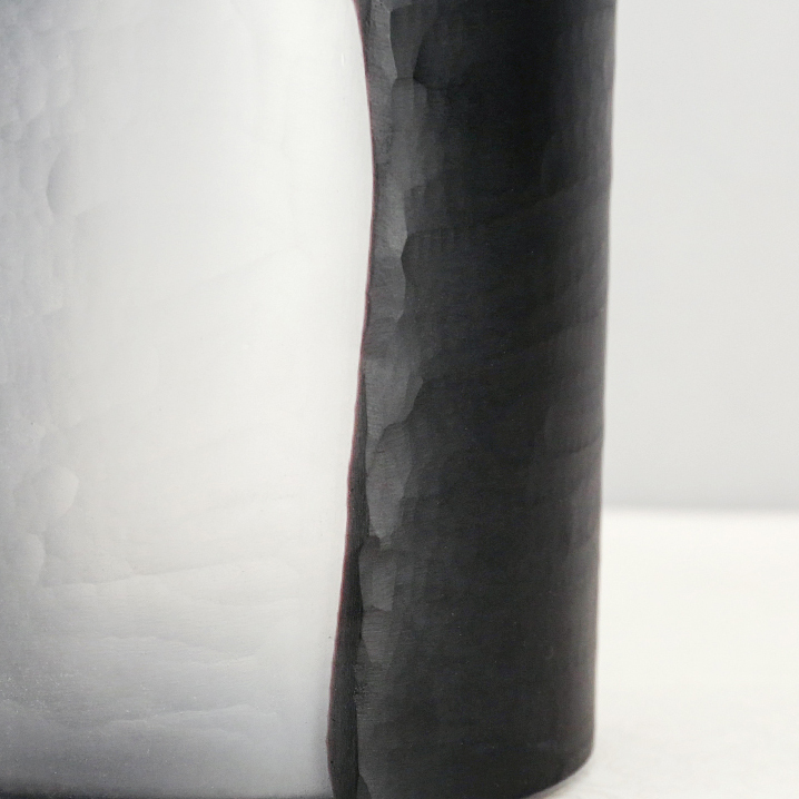 21396	 D6.89"H11.81" - GLASS VASE
