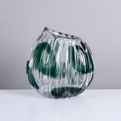 21586	 L8.5"W5.5"H8"GLASS VASE 4PC/CASE