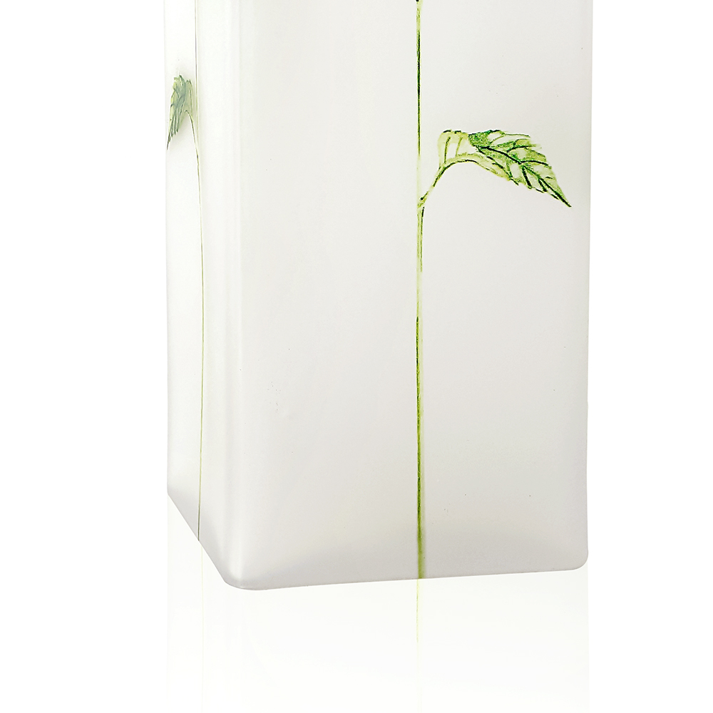86032	 L3.5"W3.5"H11" - GLASS VASE