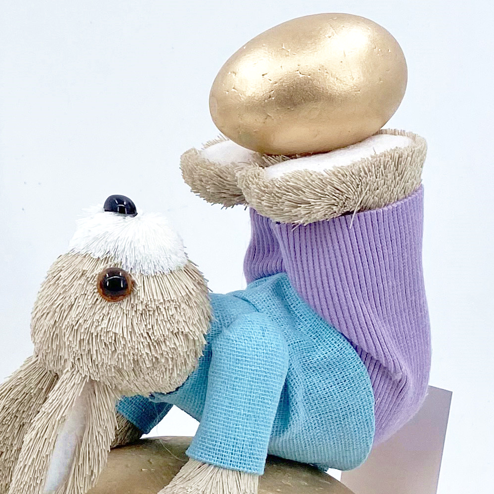 31480	 L5.9W3.9H9.1" - SET OF 2 EASTER BUNNY EGGS