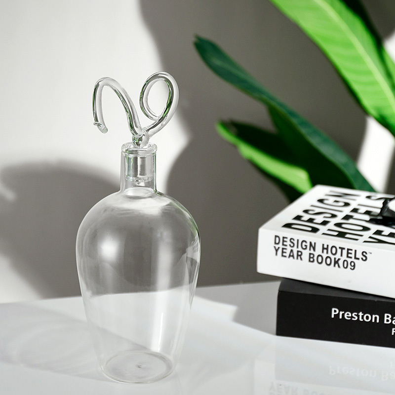 32018	 D3.9"H9.6" - GLASS JAR WITH LID