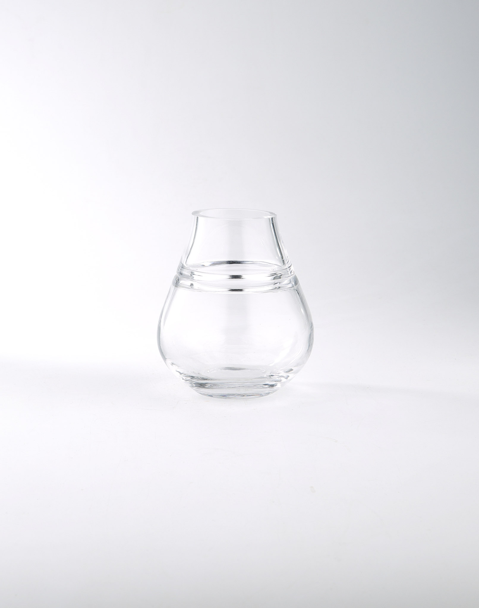 D5"H6" - GLASS VASE