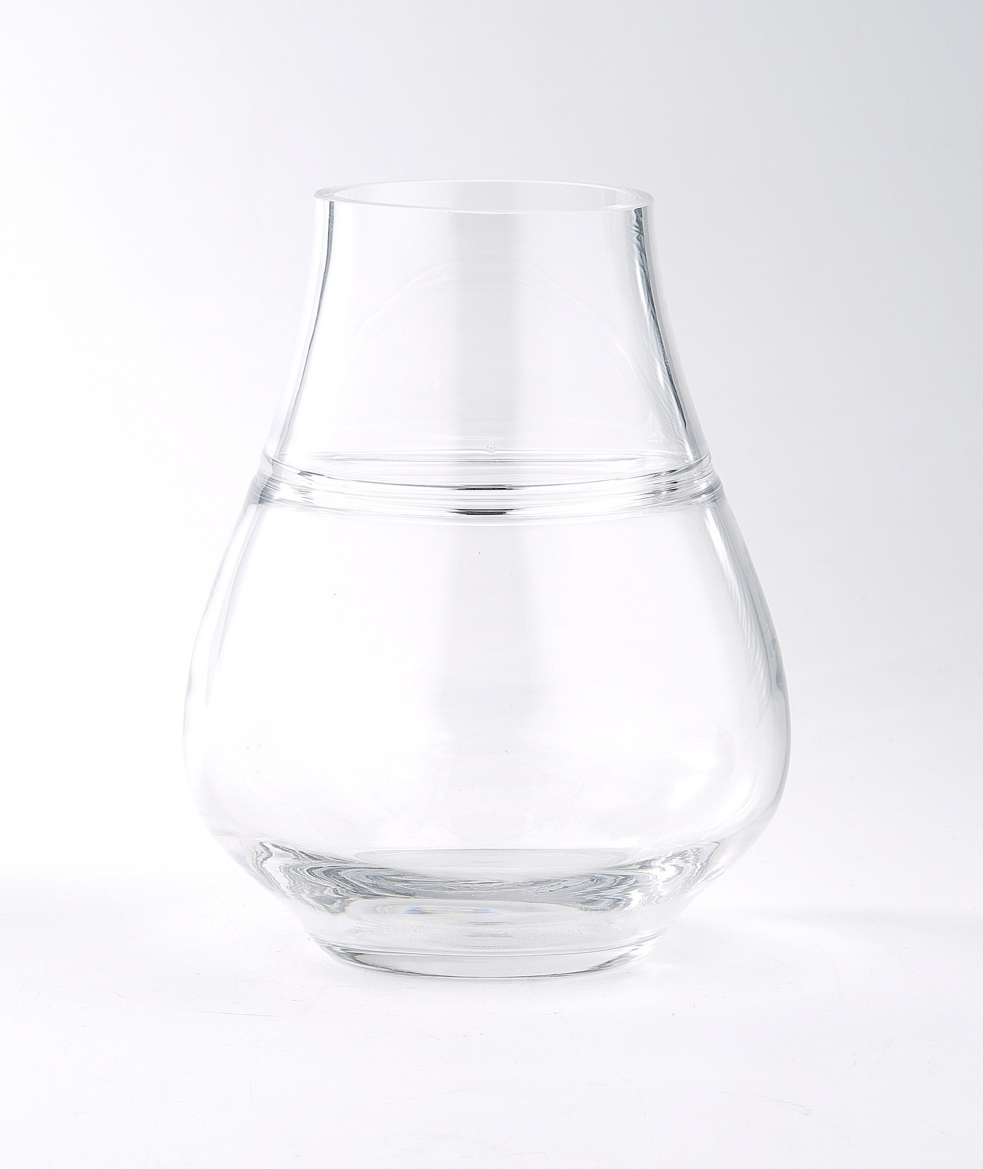 D6.5"H8" - GLASS VASE