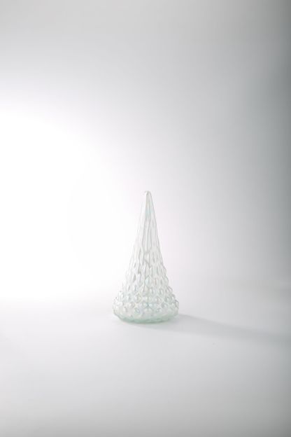 47125	 D5"H8.5" - GLASS CHRISTMAS TREE
