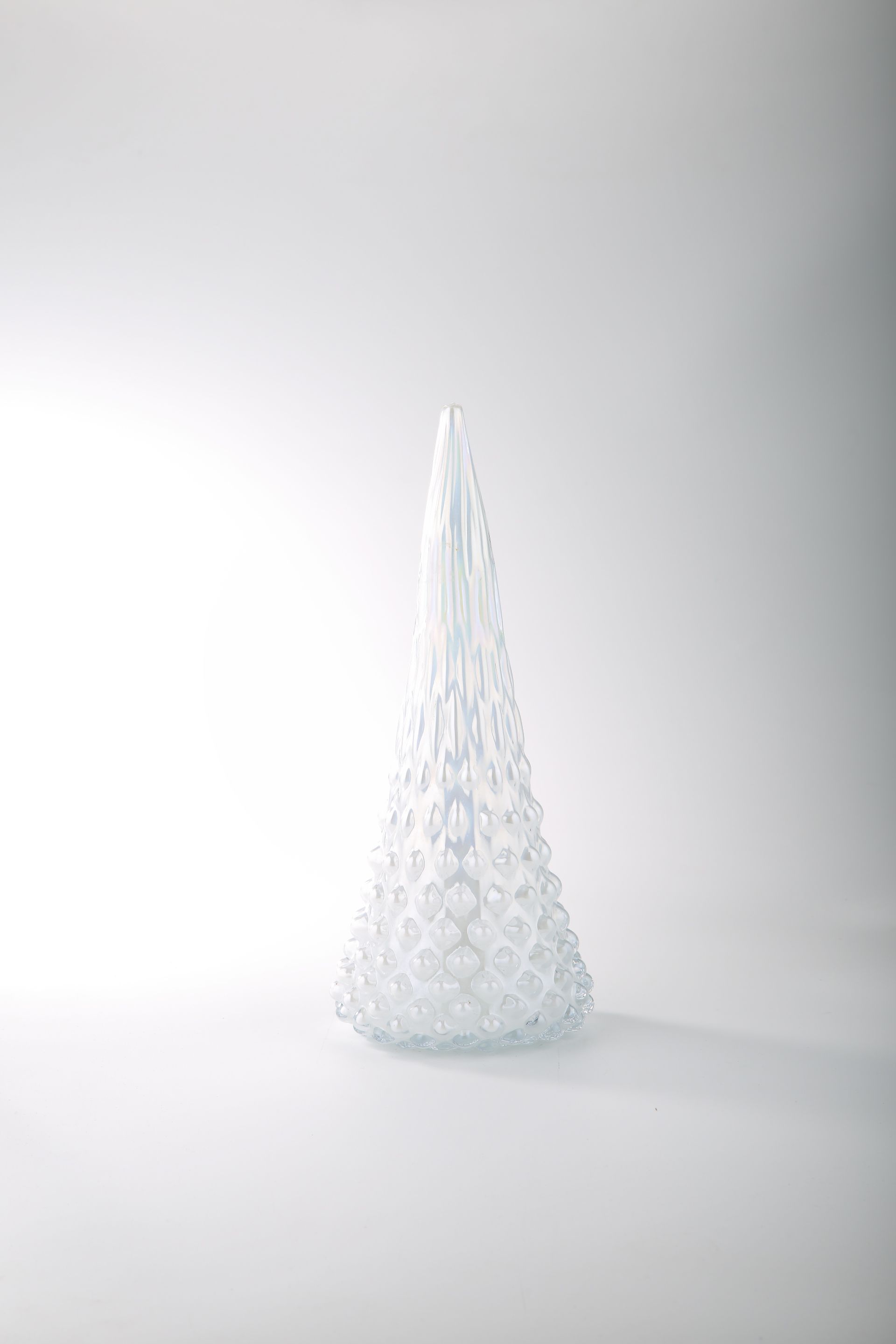 47126	 D6"H13.5" - GLASS CHRISTMAS TREE