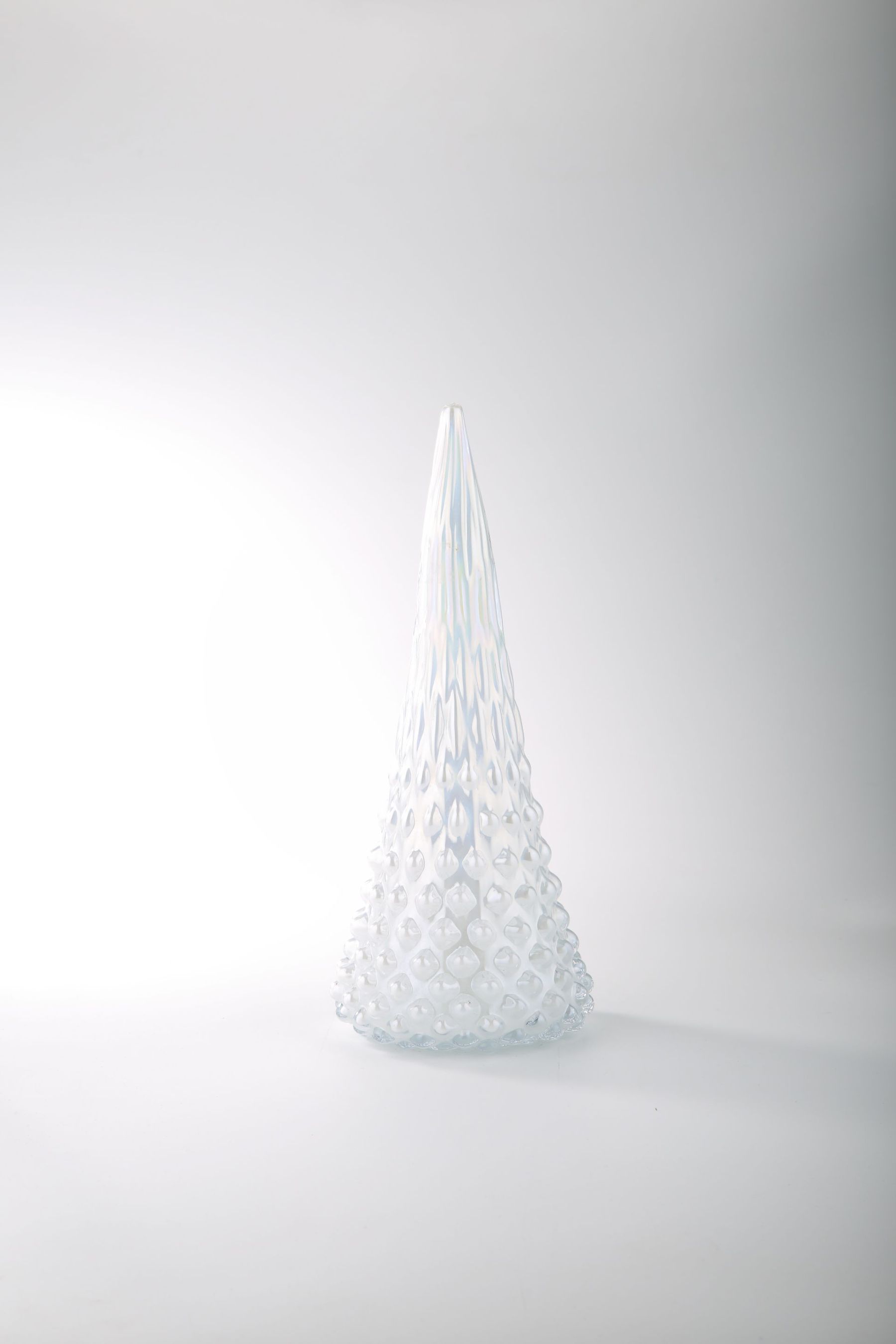 47126 D6"H13.5" - GLASS CHRISTMAS TREE