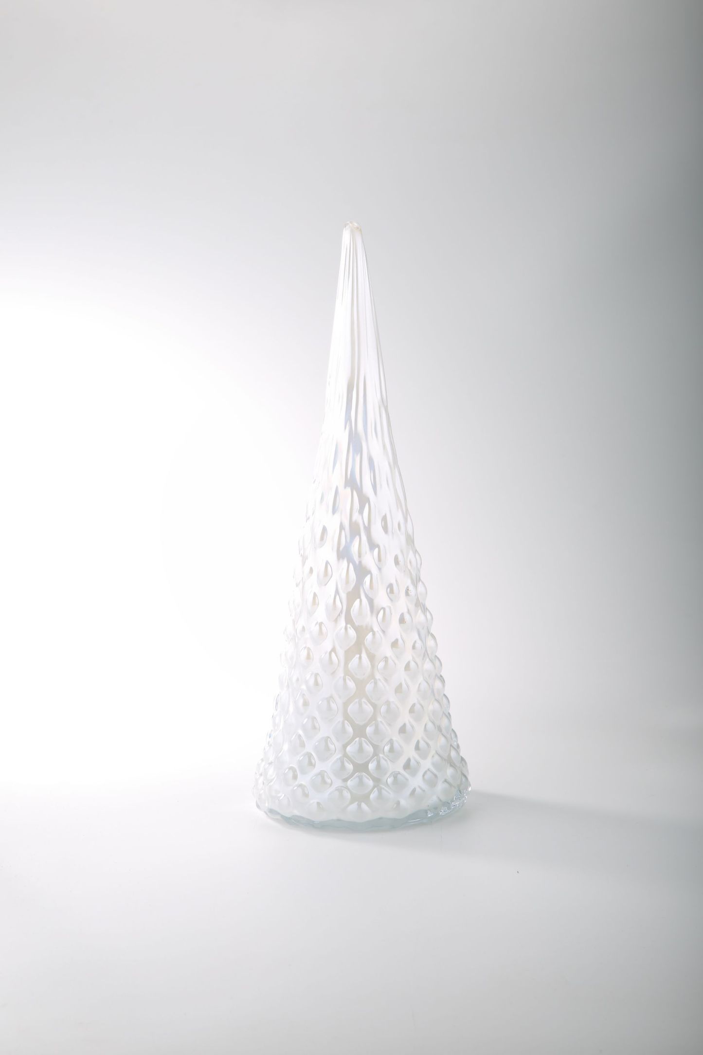 47127 D6.5"H16.5" - GLASS CHRISTMAS TREE