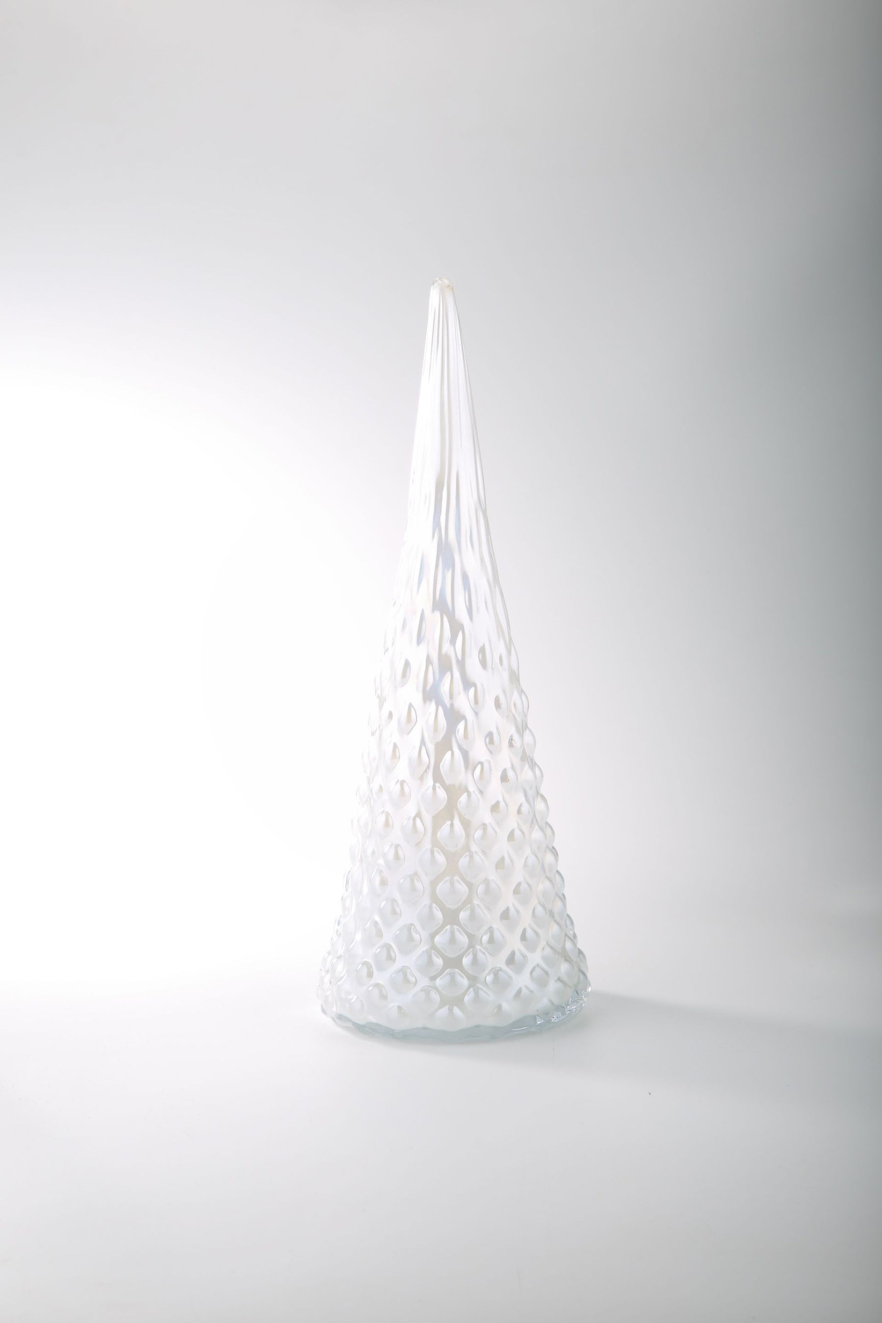 47127 D6.5"H16.5" - GLASS CHRISTMAS TREE