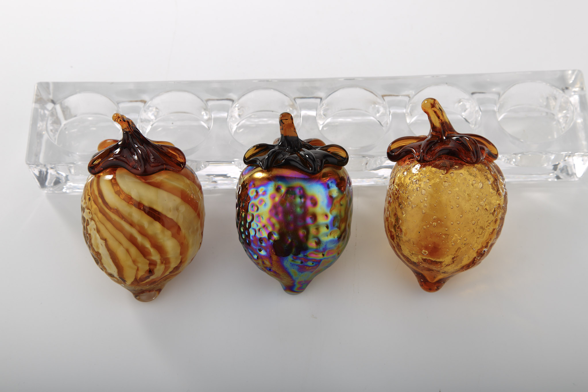 L3"W2.5"H4" - 24 PCS/CASE GLASS ACORNS