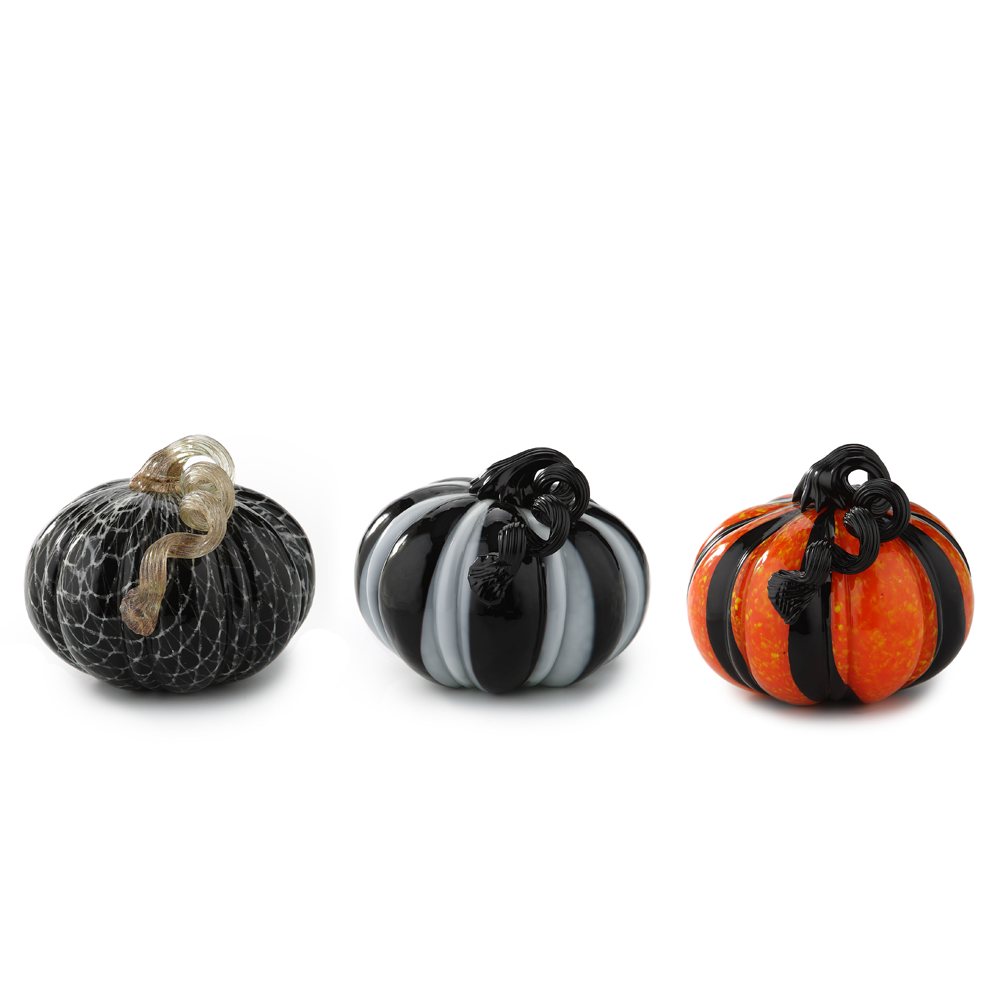 48157ASST	 D7"H6" - ASSORTED GLASS PUMPKINS