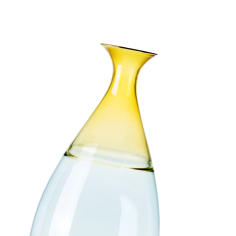60099-1	 D4"H9" - GLASS VASE