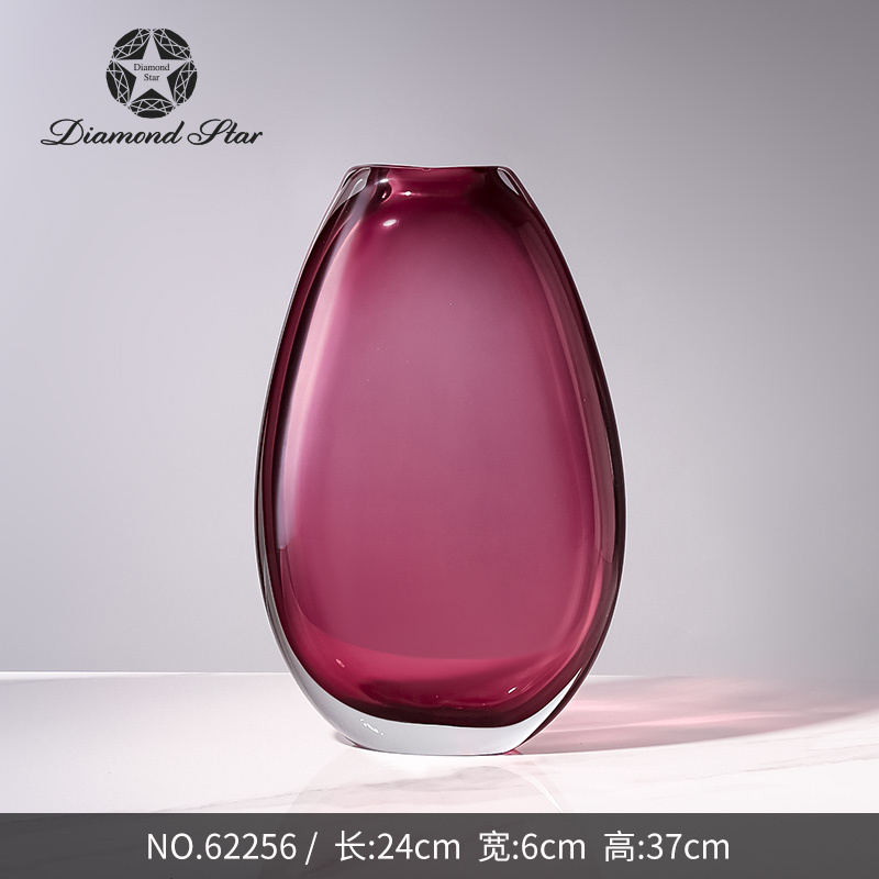 62256	 L9.4"W2.4"H14.6" - GLASS VASE