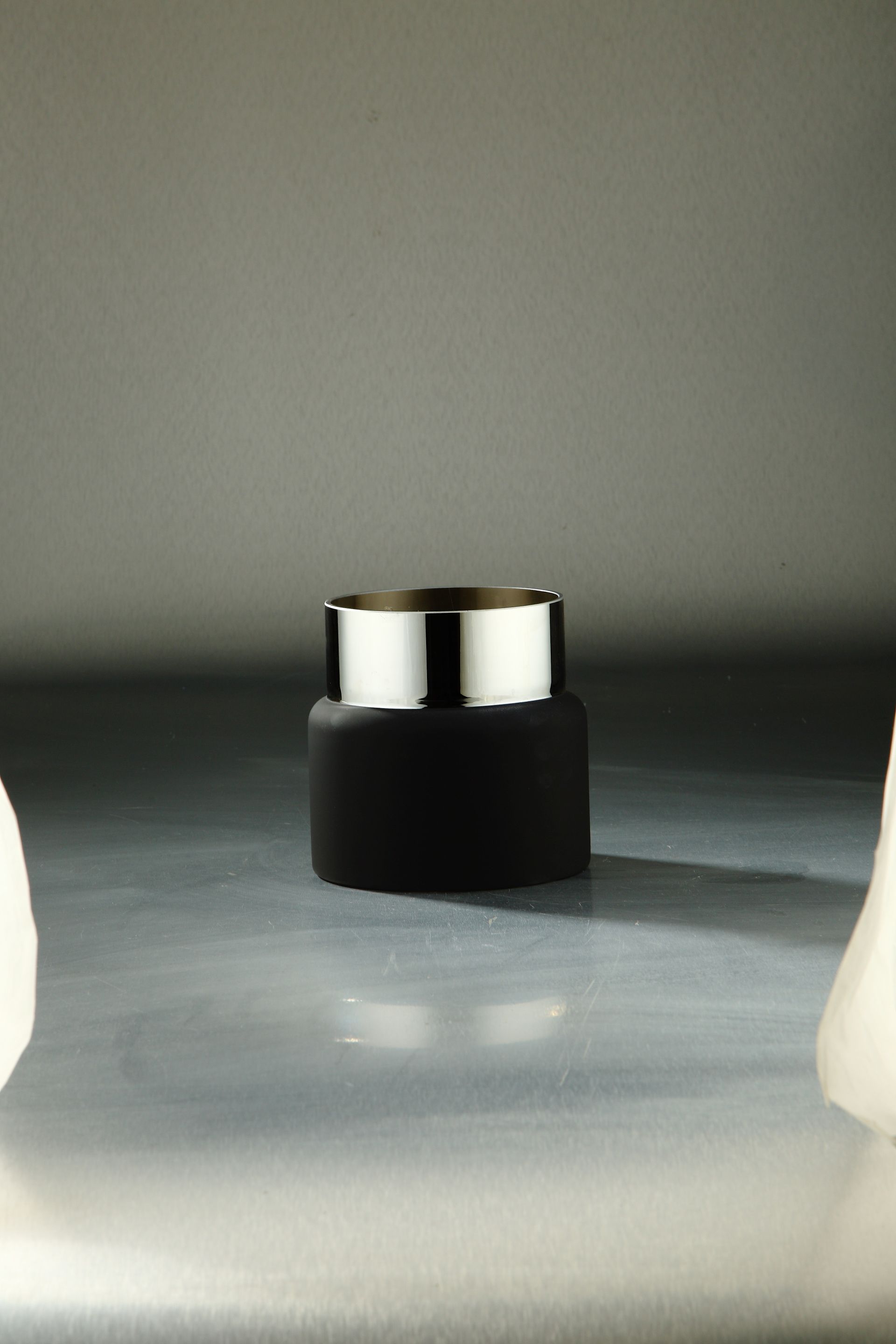 64963	 D6.5"H6.5" - MERCURY VASE