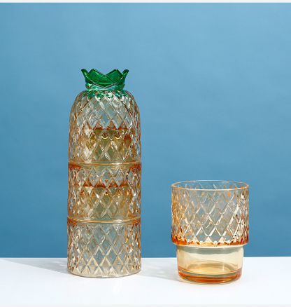 68071	 *L4"W4"H4" - GLASS VASE
