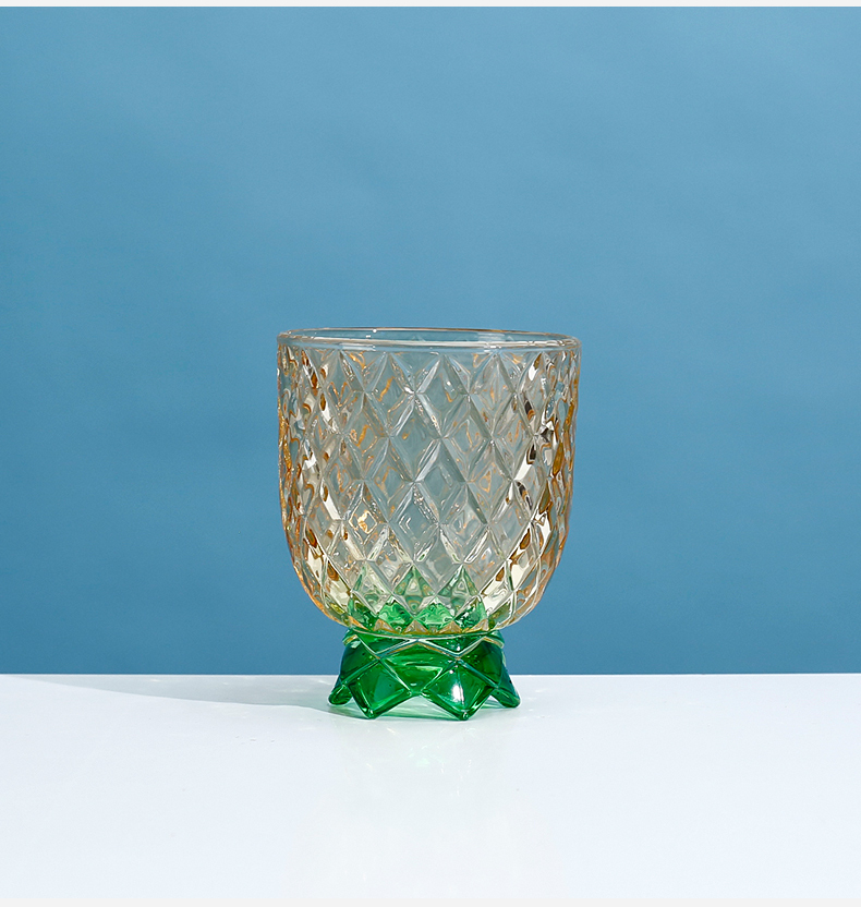 68071	 *L4"W4"H4" - GLASS VASE