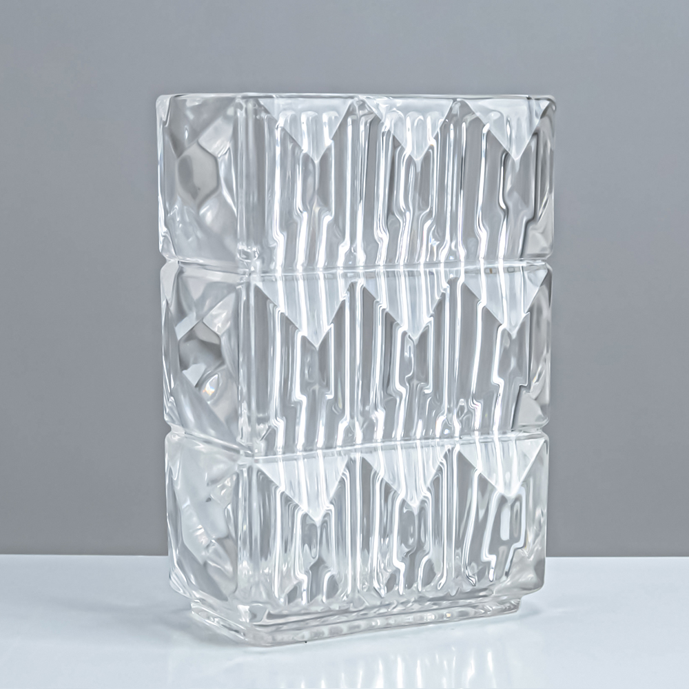 74148	 L5.1W3.1H7.9" - GLASS VASE