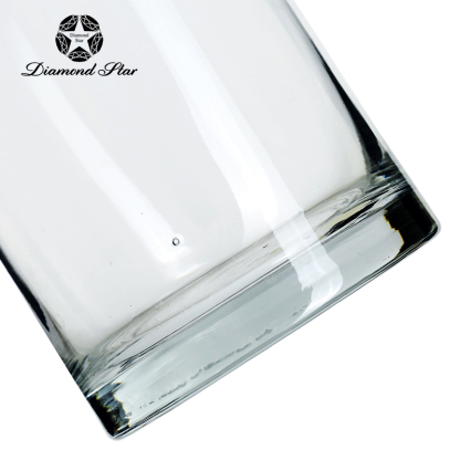 60013	 D4"H8" - CLEAR GLASS CYLINDER VASE