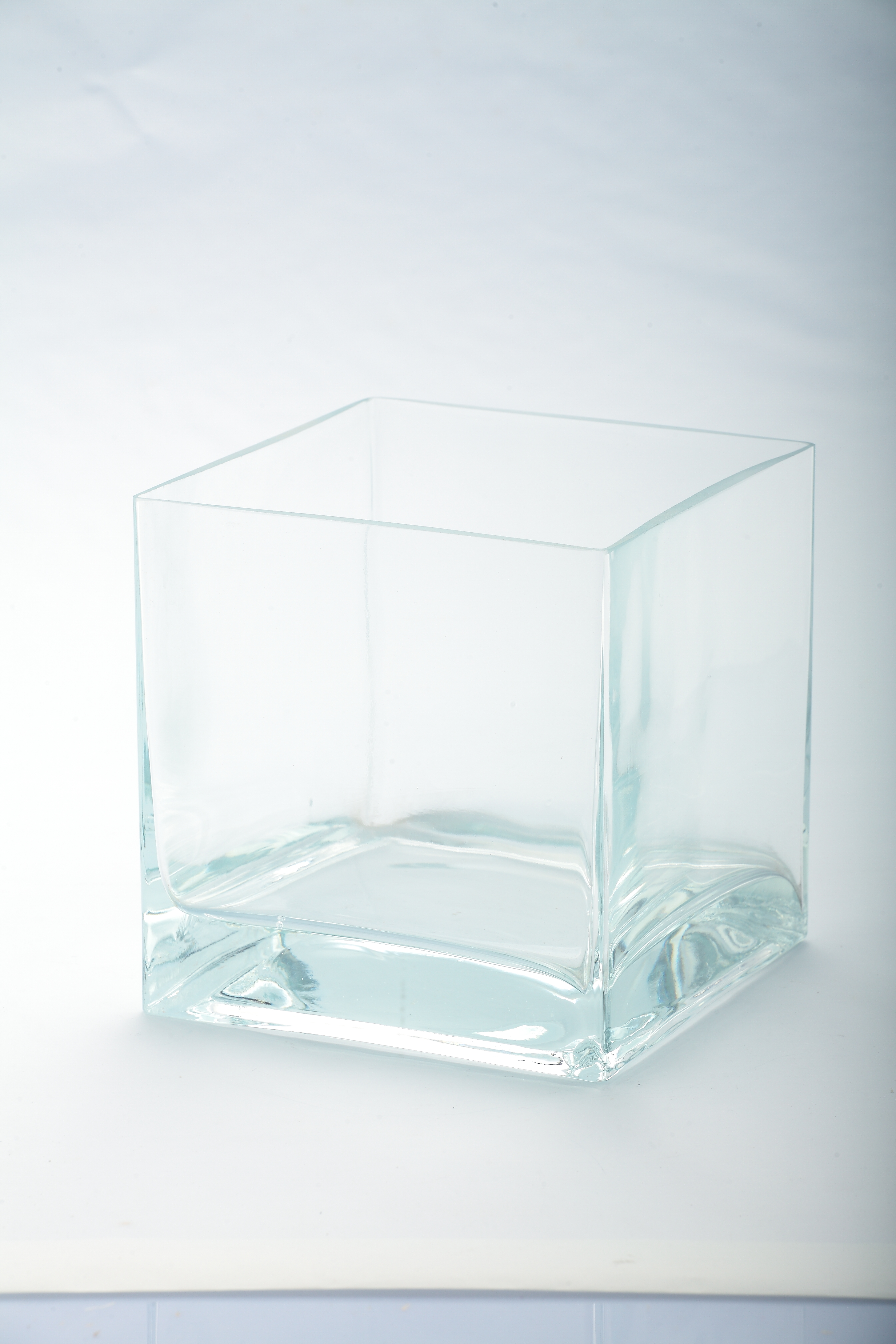 L6"W6"H6" - SQUARE GLASS VASE