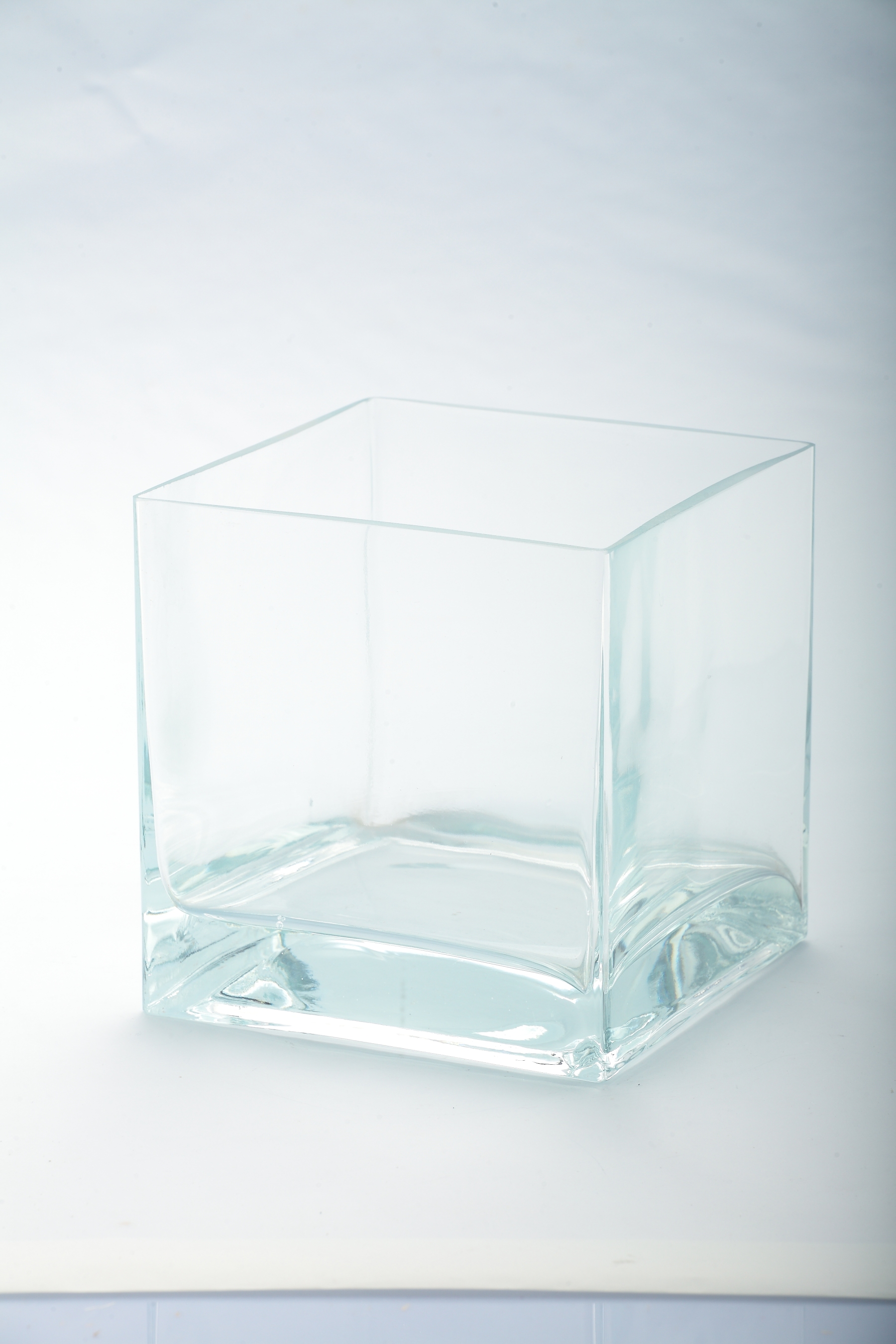 L6"W6"H6" - SQUARE GLASS VASE