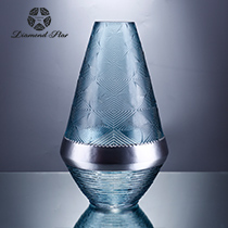 D8"H13.6" - GLASS VASE