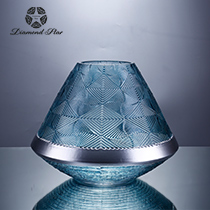 D9"H7.5" - GLASS VASE