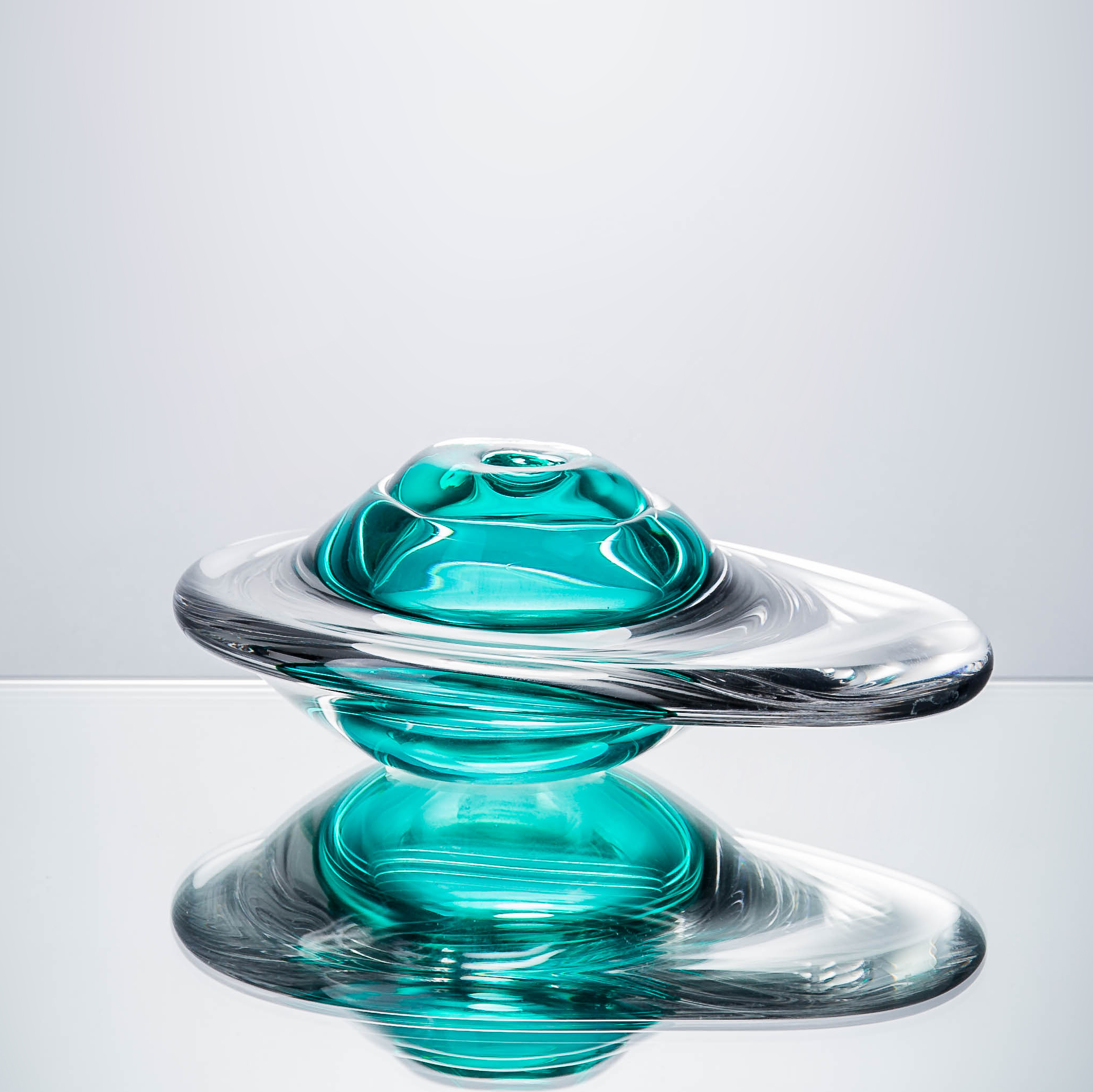 93031	 L6.7"W5"H3.9" - GLASS SCULPTURE