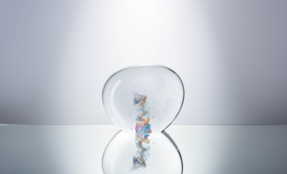 L8.3"W4.3"H7.1" - GLASS SCULPTURE