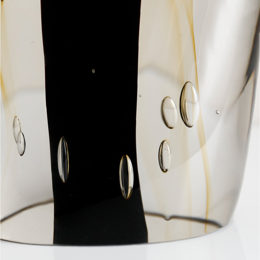 93067	 L6.7W3.4H15.4" - GLASS SCULPTURE