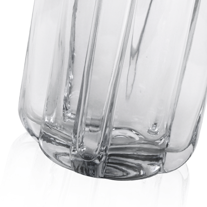 GA78054	 L4.41"W4.41"H11.02"GLASS VASE