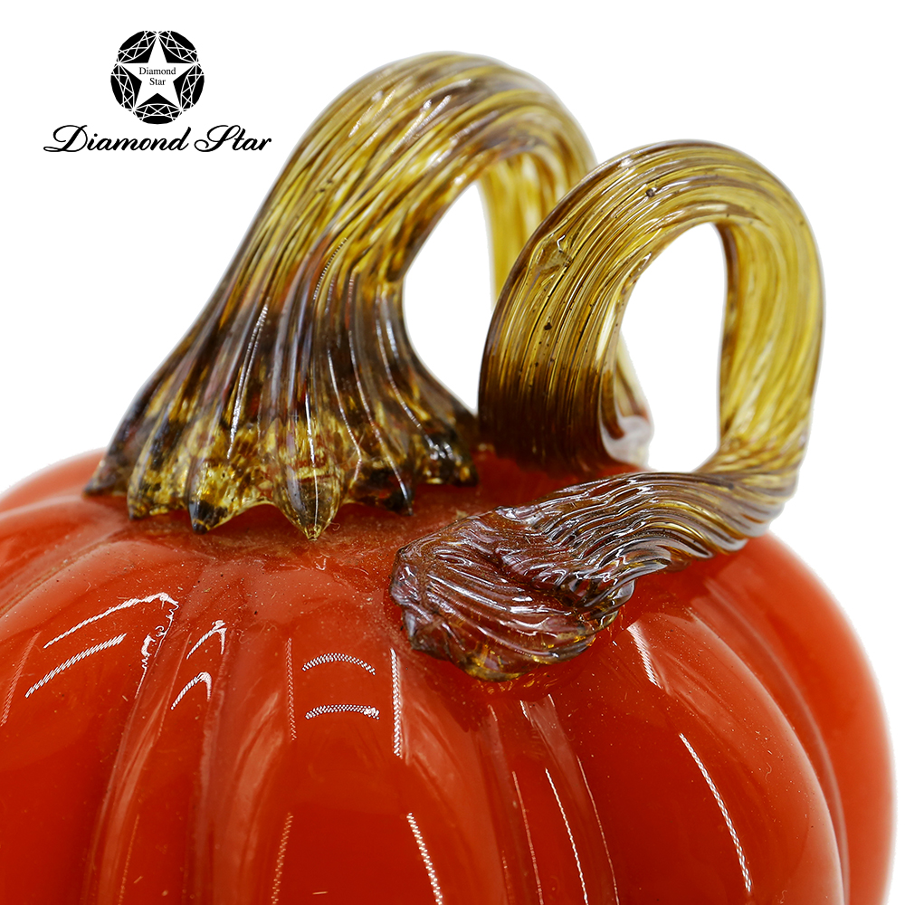 79463	 L4.3"W4.3"H4.3" - GLASS PUMPKIN WITH CURLY STEM
