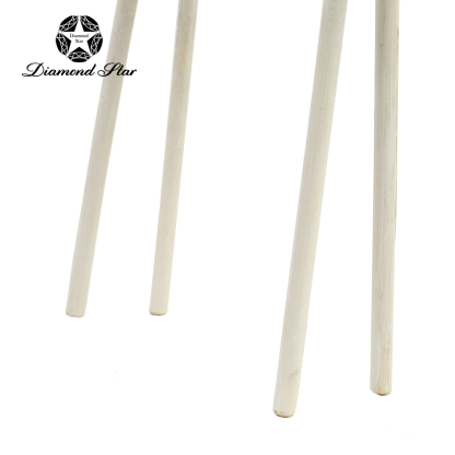 31198	 L8.7"W3.5"H18.9" - STANDING REINDEER TABLETOP