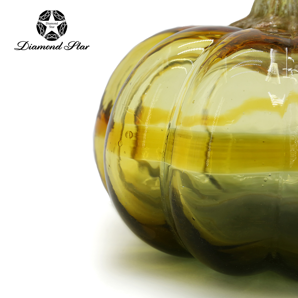 79469	 L5.9"W5.9"H5.3" - GLASS PUMPKIN WITH CURLY STEM