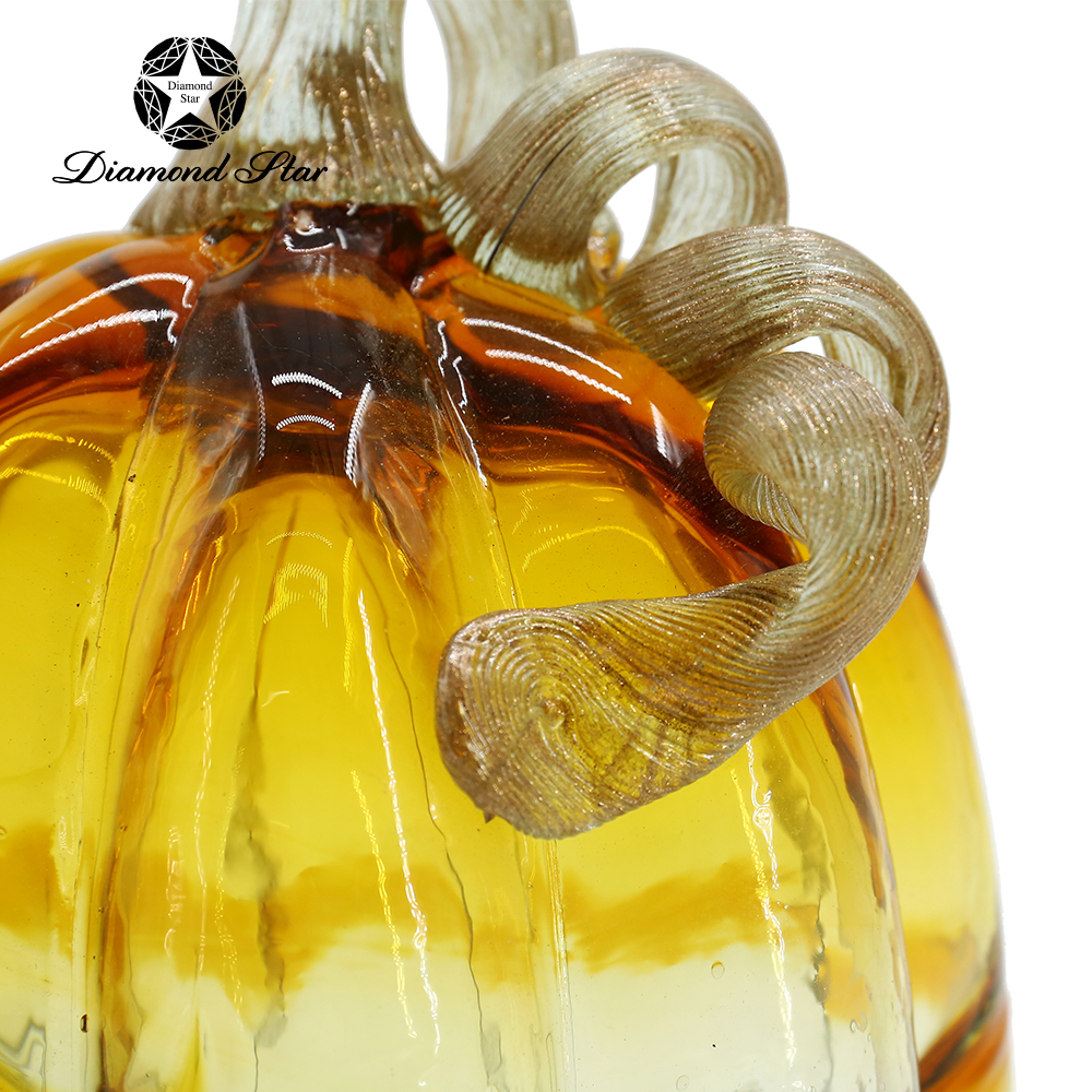 79468	 L5.9"W5.9"H9.1" - GLASS PUMPKIN WITH CURLY STEM