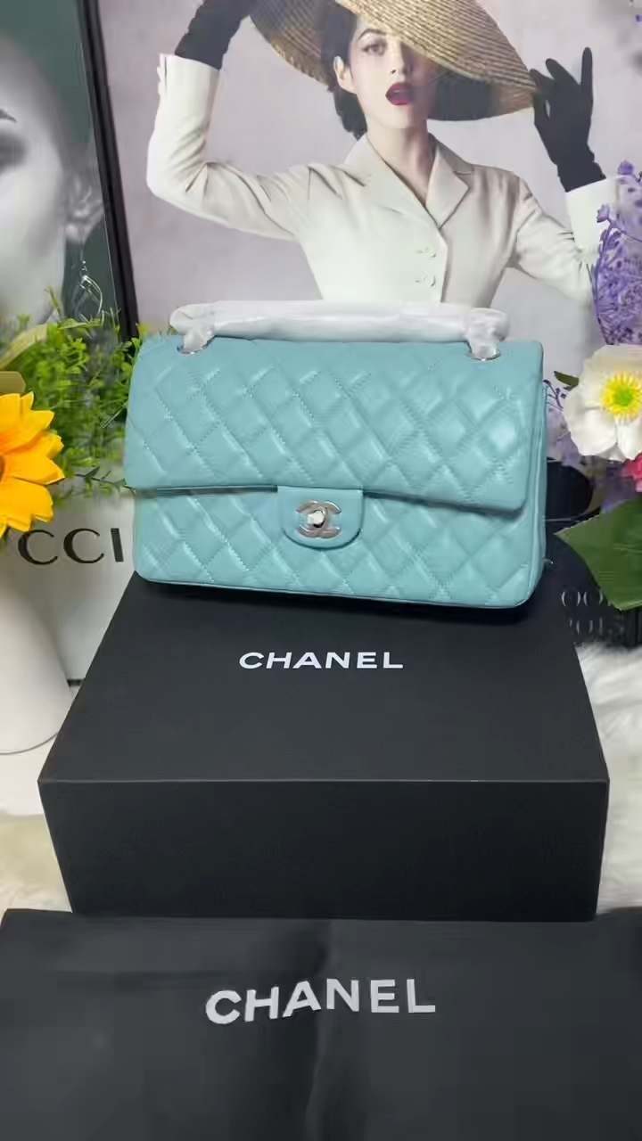 chanel  Tiffany  blue