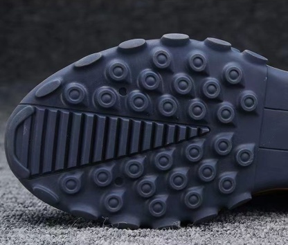 Lo sconto di oggi è del 50%, il che può alleviare l'affaticamento del piede, ridurre la pressione delle scarpe sui piedi e rendere i piedi più comodi.