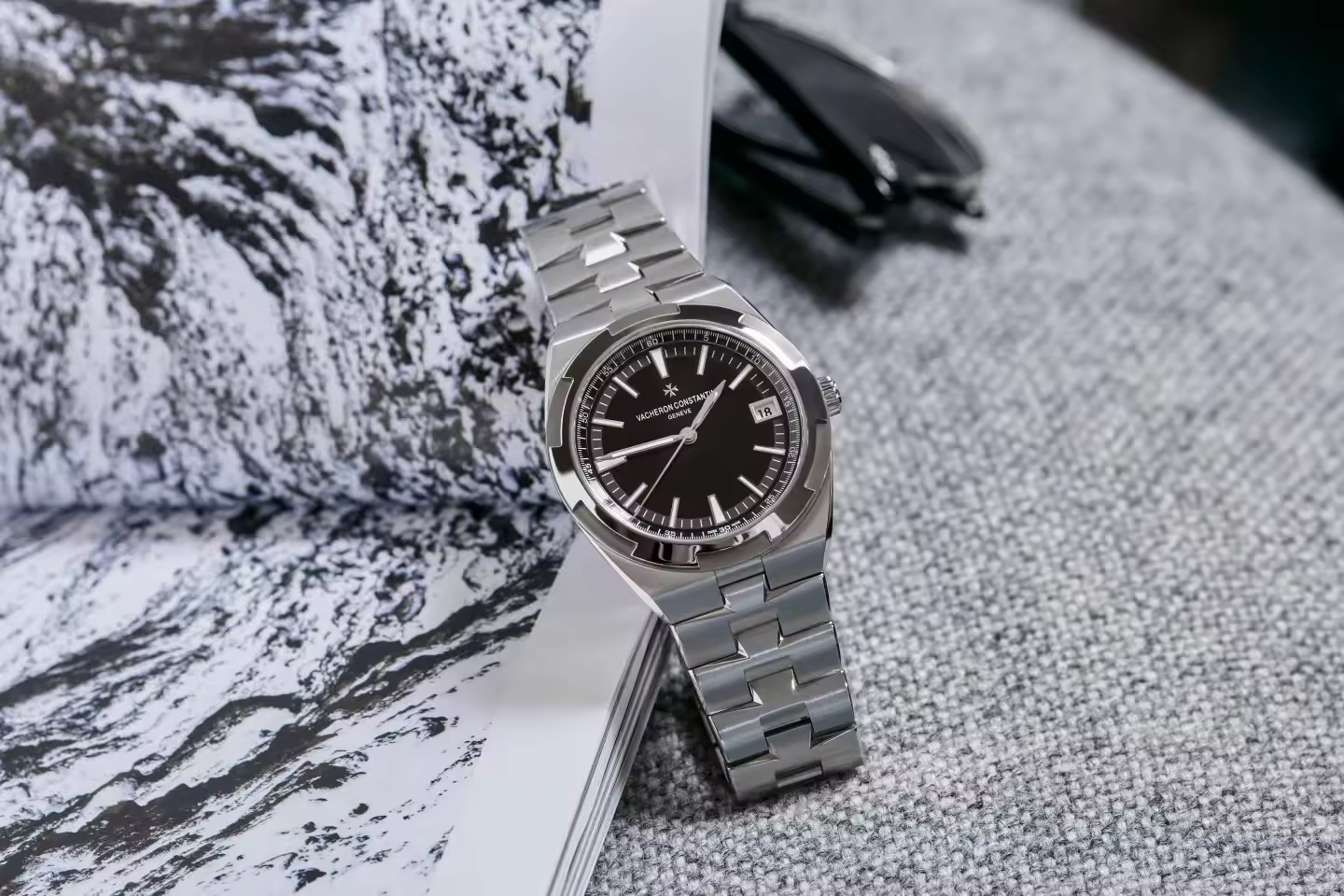 Overseas self-winding 4520V/210A-B483 41 mm Steel