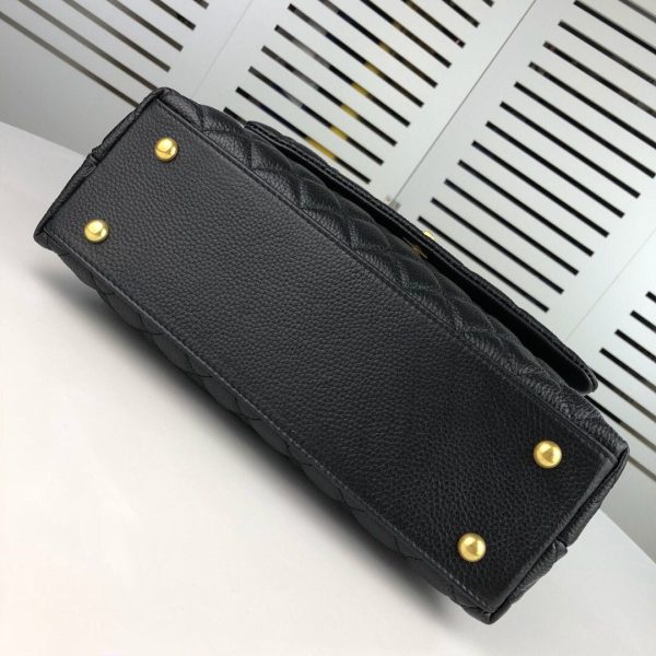 Chanel Bag/ 26 x 16 x 9 cm