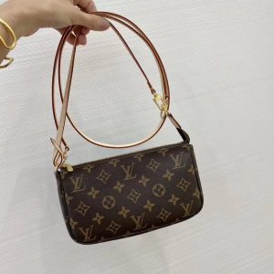 LV Bag/ 17*15*8cm