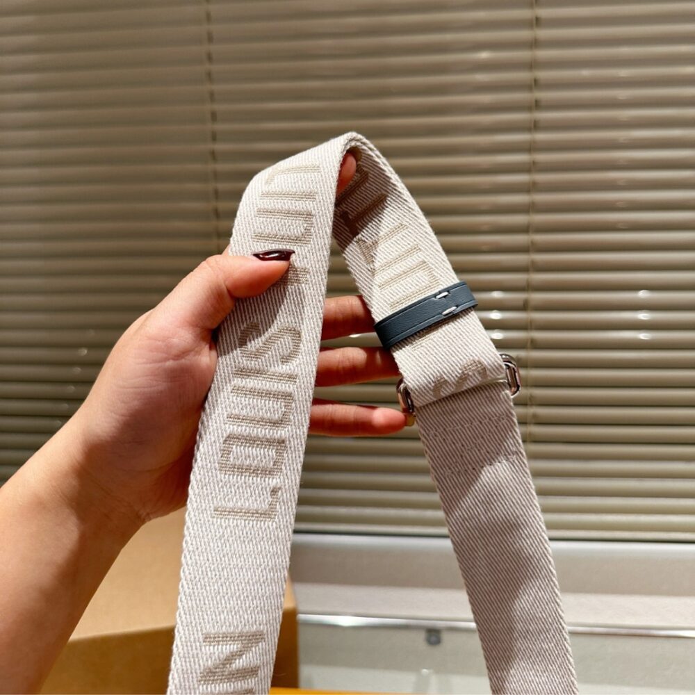 LV BAG/ 24 cm